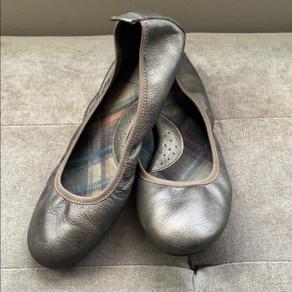 Like New Born Flats Women’s size 7